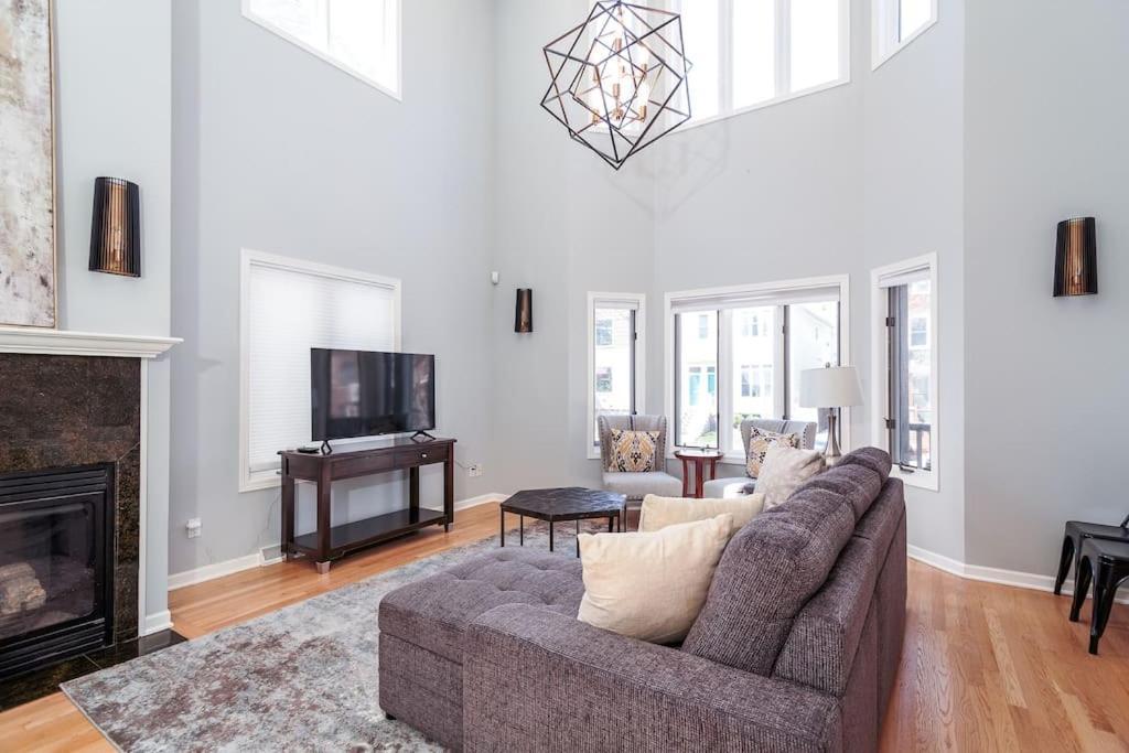 Villa Eclectic Stylish And Cozy Milwaukee Unit Exterior foto